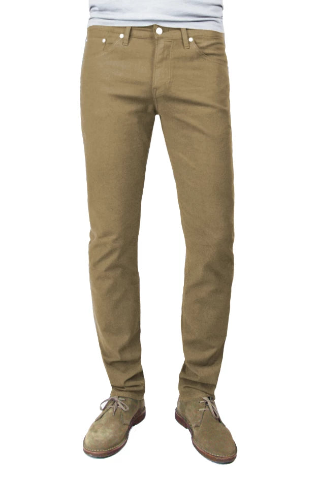 Finn in Black Rock | Men's Tapered Slim Black Jean | S.M.N